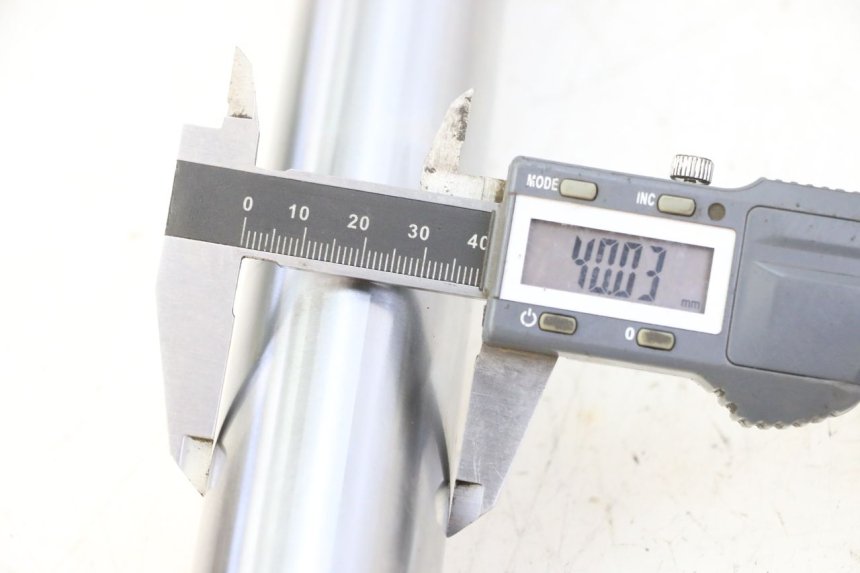 photo de RIGHT FORKS LEG RIEJU MRT 50 (2018 - 2021)