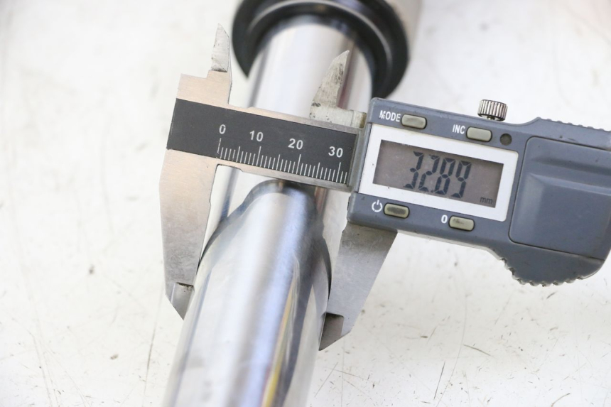 photo de FORKS LEG PEUGEOT ELYSTAR 50 (2002 - 2014)