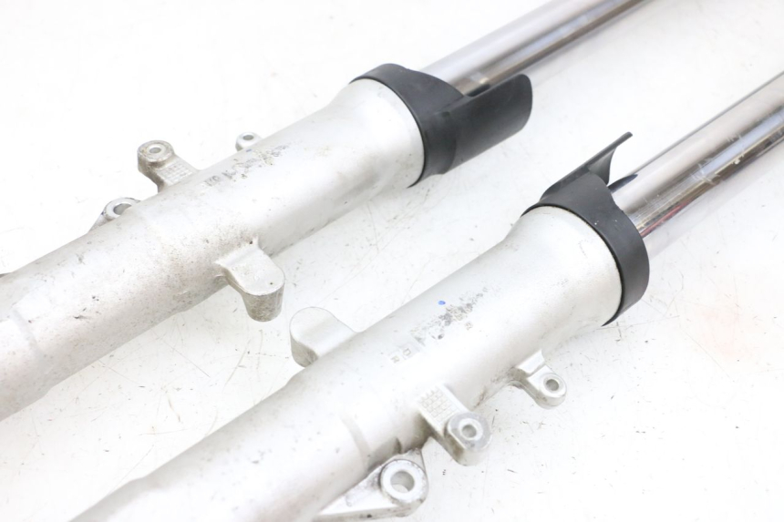 photo de FORKS LEG YAMAHA FJR ABS 1300 (2006 - 2012) - Markings and original references