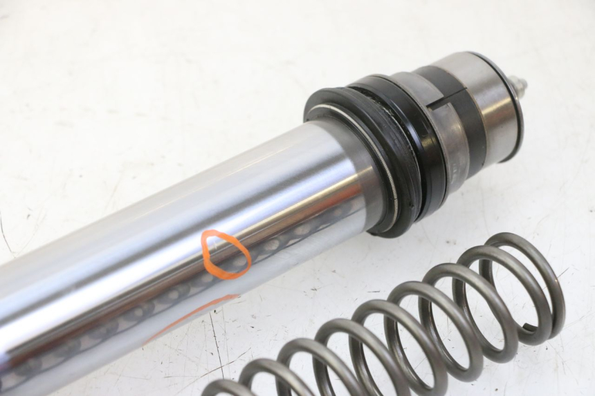 photo de LEFT FORKS LEG YAMAHA YZ 125 (1998 - 2005)