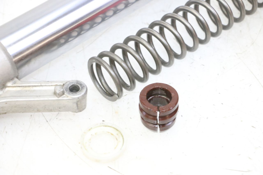 photo de LEFT FORKS LEG YAMAHA YZ 125 (1998 - 2005)