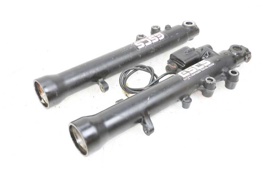 photo de FORKS LEG KAWASAKI GPX R WARBIRD 600 (1988 - 1993) - Distinctive features