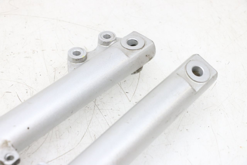 photo de FORKS LEG PEUGEOT KISBEE 4T 50 (2018 - 2022) - Checked used part