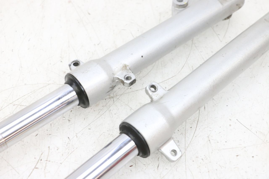 photo de FORKS LEG PEUGEOT KISBEE 4T 50 (2018 - 2022) - Markings and original references