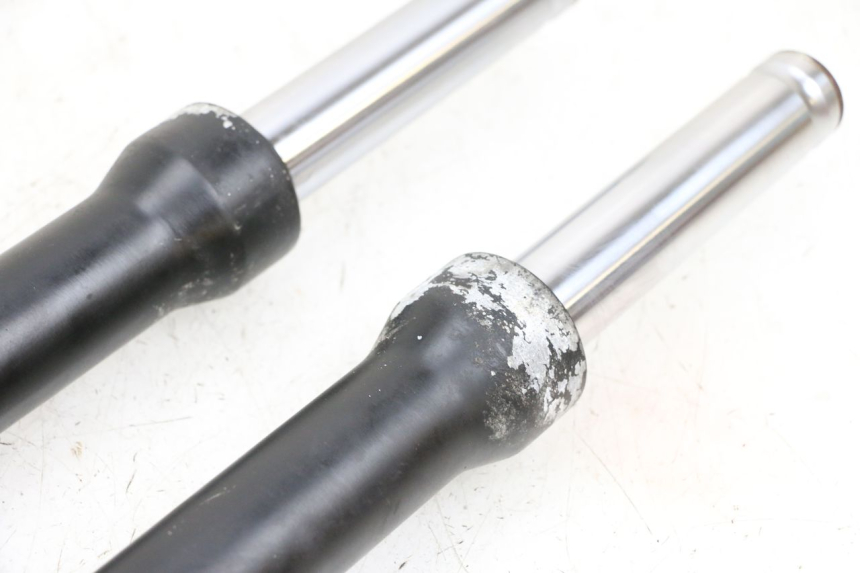 photo de FORKS LEG JM MOTORS OLDIES GT 4T 50 (2018 - 2025) - Surface and material condition