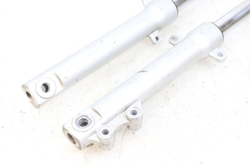 photo de FORKS LEG PEUGEOT KISBEE 2T 50 (2018 - 2022)