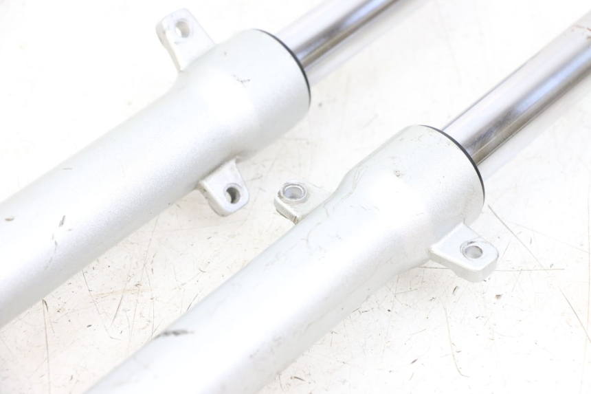 photo de FORKS LEG PEUGEOT KISBEE 2T 50 (2018 - 2022)