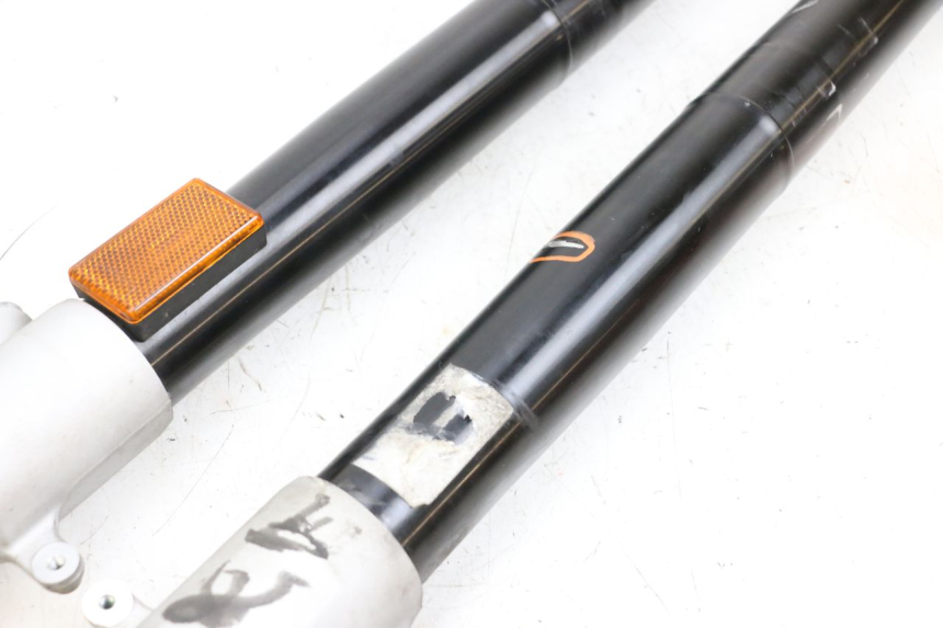 photo de FORKS LEG BMW R GS 1250 (2021 - 2024) - Focus on structure