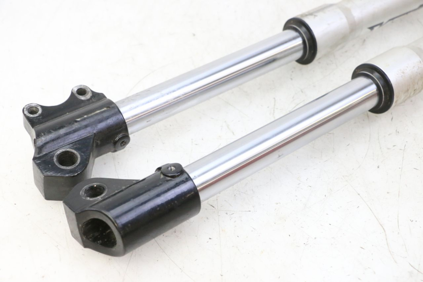 photo de FORK TUBE APOLLO RFZ 150