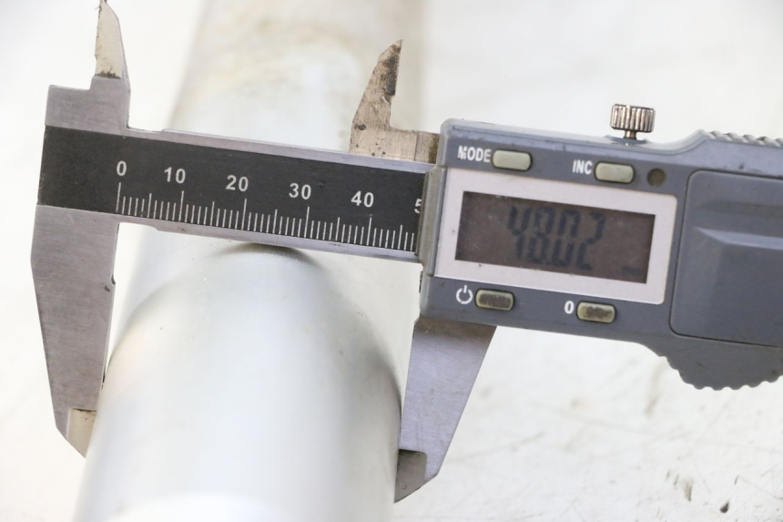 photo de FORK TUBE APOLLO RFZ 150