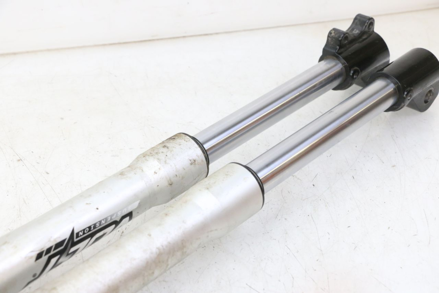 photo de FORK TUBE APOLLO RFZ 150