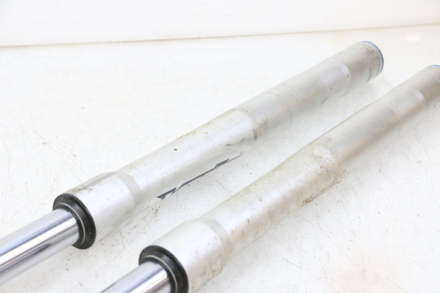 photo de FORK TUBE APOLLO RFZ 150