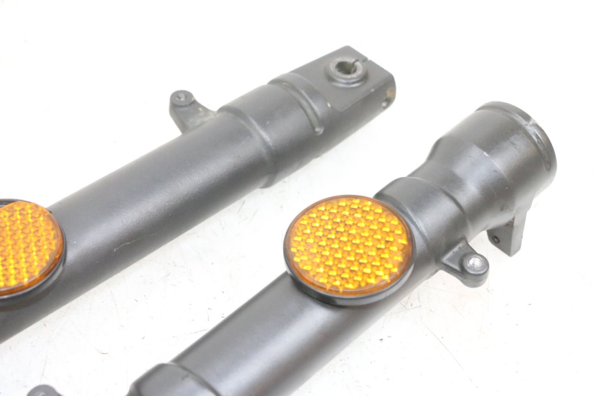 photo de FORKS LEG YAMAHA TZR 50 (2008 - 2016) - Distinctive features