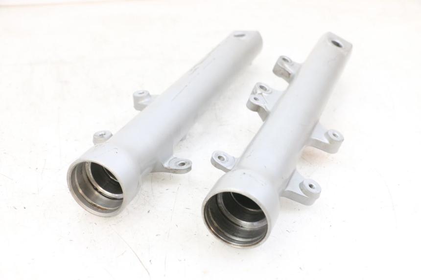 photo de FORKS LEG DAELIM VJ ROADWIN FI 125 (2008 - 2017) - Zoom on usage condition