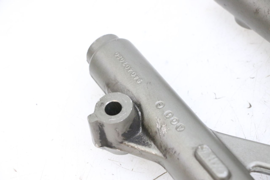 photo de FORKS LEG YAMAHA YP MAJESTY 125 (2002 - 2006) - Markings and original references