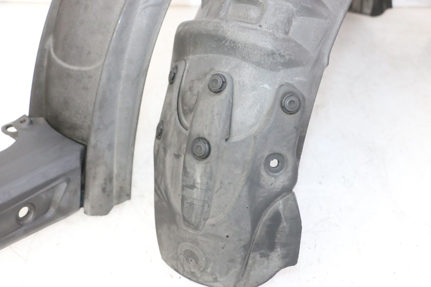 photo de REAR FENDER QUADRO 4 4D 350 (2015 - 2018)