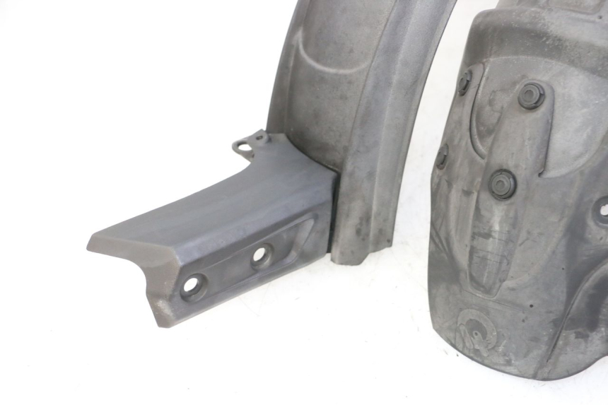 photo de REAR FENDER QUADRO 4 4D 350 (2015 - 2018)