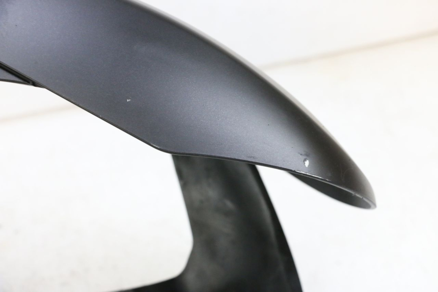 photo de FRONT FENDER PIAGGIO MP3 HPE 300 (2019 - 2026) - Zoom on usage condition