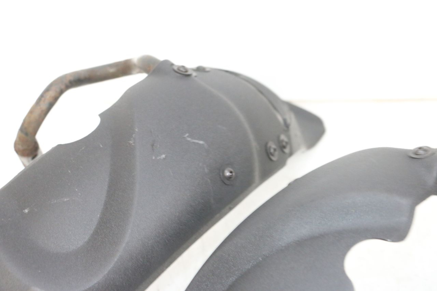 photo de FRONT FENDER PIAGGIO MP3 RL 250 (2007 - 2010) - Component zoom