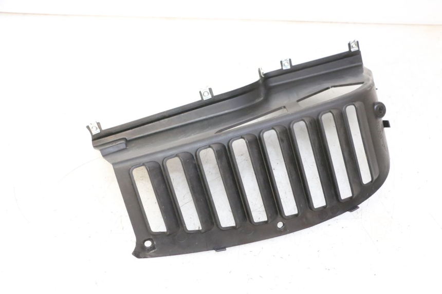 photo de RIGHT RADIATOR COVER QUADRO 4 4D 350 (2015 - 2018)