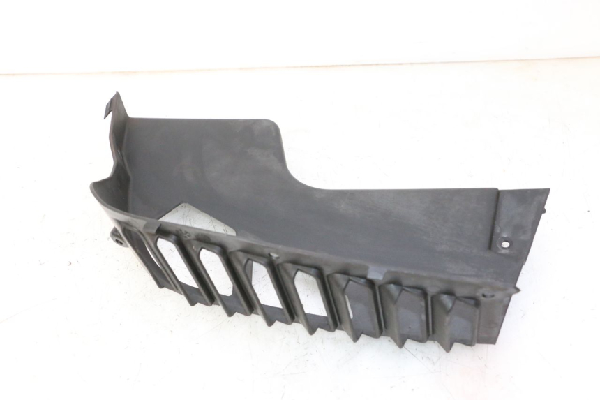 photo de RIGHT RADIATOR COVER QUADRO 4 4D 350 (2015 - 2018)