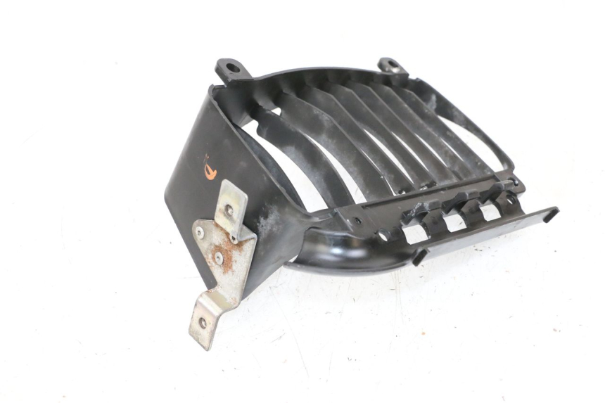 photo de RIGHT RADIATOR COVER PIAGGIO VESPA GTS SUPER IE 125 (2009 - 2016) - Technical close-up