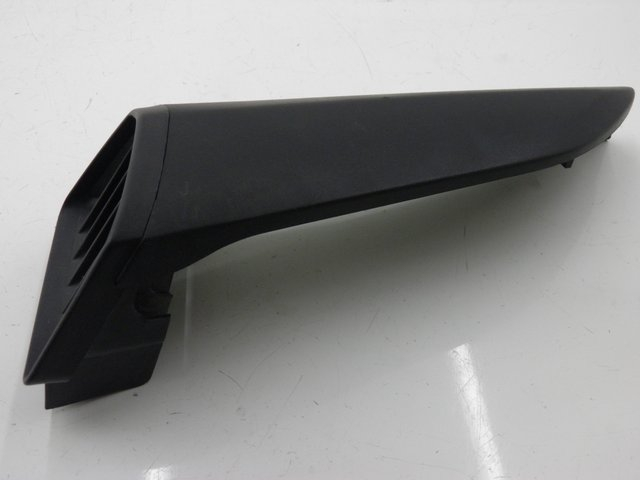 photo de RIGHT RADIATOR COVER YAMAHA YBR 125 (2007 - 2009) - Zoom on usage condition