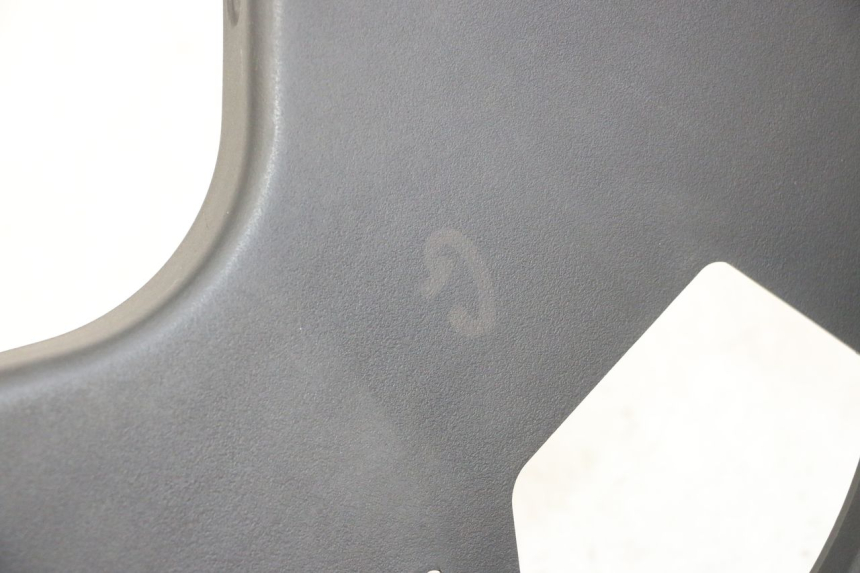 photo de LEFT RADIATOR COVER QUADRO 4 4D 350 (2015 - 2018)