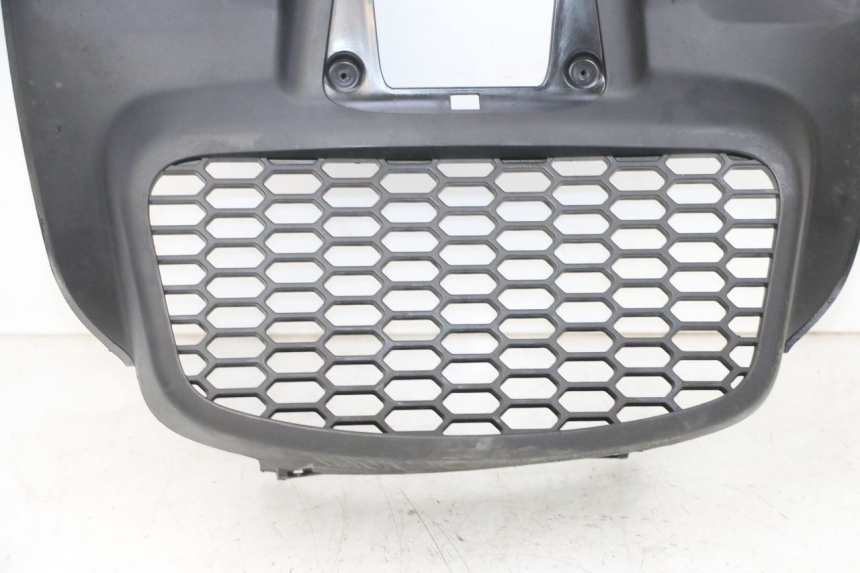 photo de RADIATOR COVER PIAGGIO MP3 HPE 300 (2019 - 2026) - Distinctive features