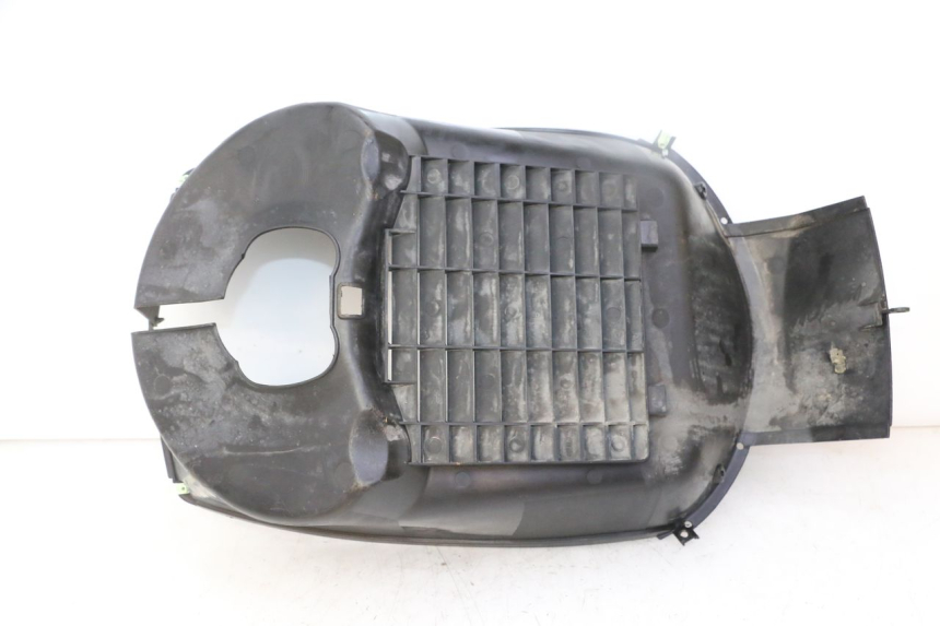 photo de RADIATOR COVER PEUGEOT SATELIS 125 (2013 - 2018)