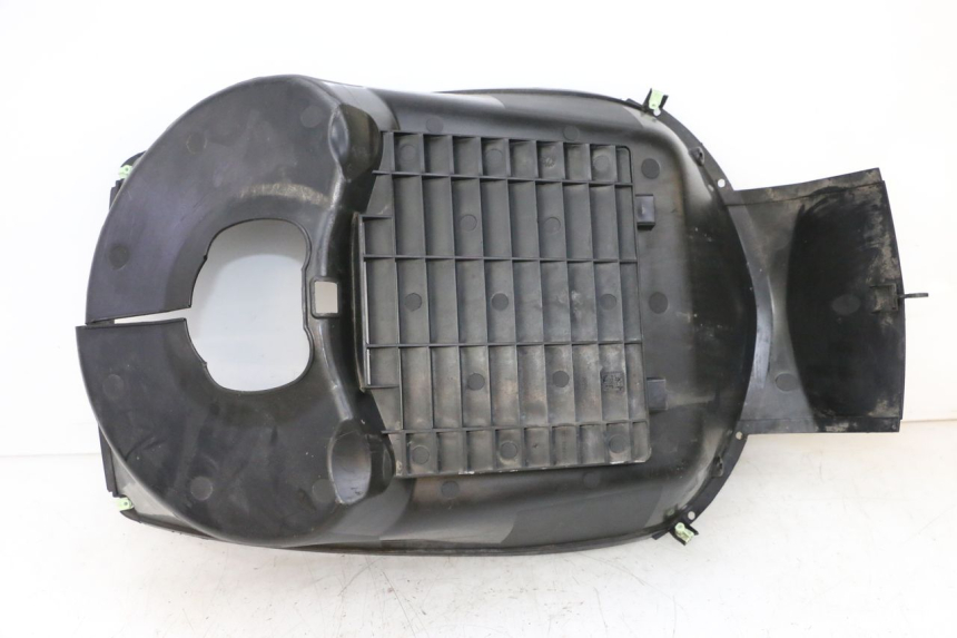 photo de RADIATOR COVER PEUGEOT SATELIS 125 (2013 - 2018) - Component detail