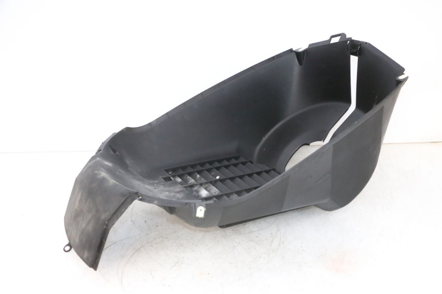 photo de RADIATOR COVER PEUGEOT SATELIS 125 (2013 - 2018) - Surface and material condition