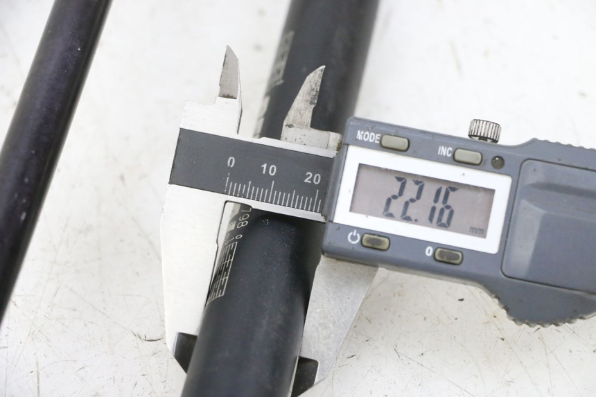 photo de HANDLEBAR RIEJU MRT 50 (2018 - 2021) - Component detail