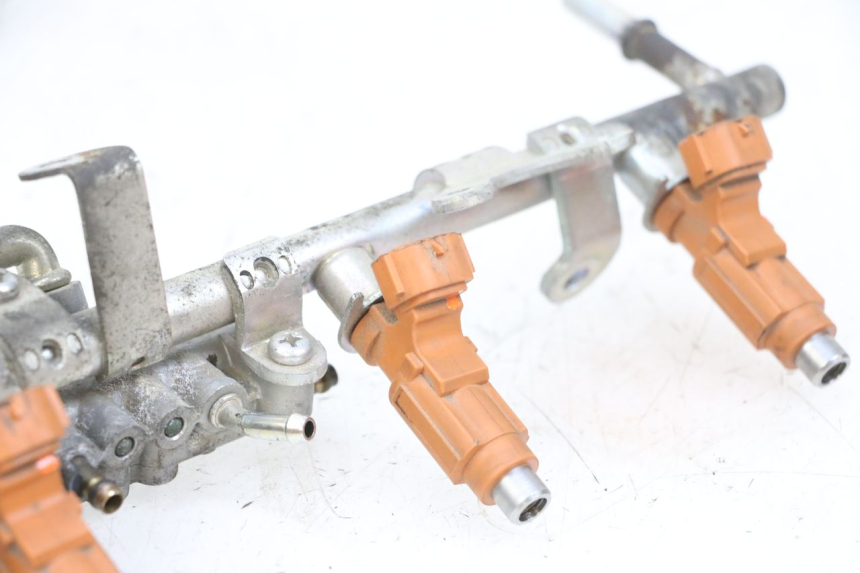 photo de FUEL INJECTOR YAMAHA FJR ABS 1300 (2006 - 2012) - Surface and material condition