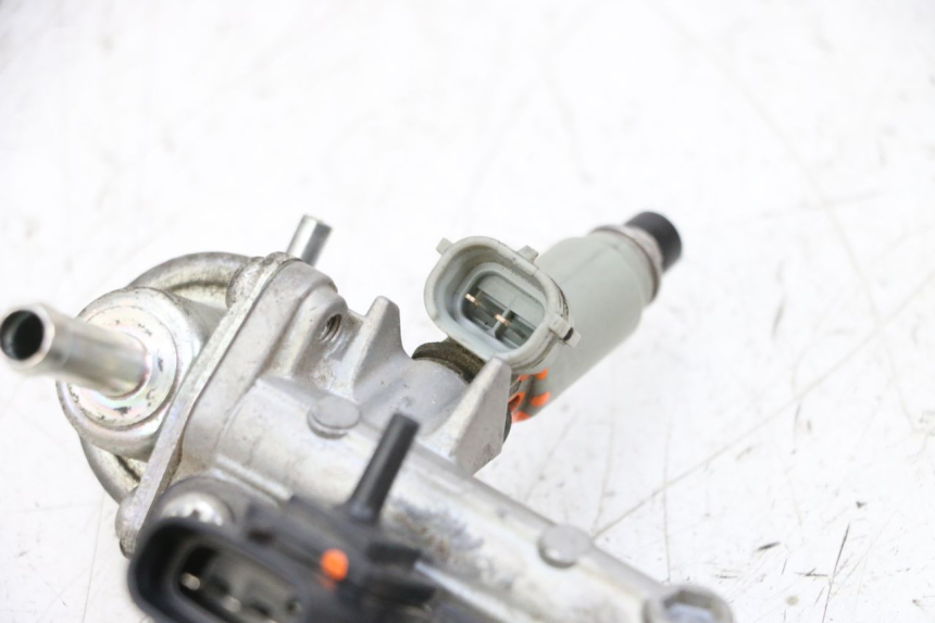 photo de FUEL INJECTOR YAMAHA TDM ABS 900 (2002 - 2014) - Additional view of the item