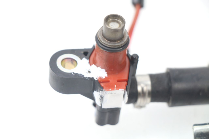 photo de FUEL INJECTOR YAMAHA XMAX X-MAX ABS 125 (2014 - 2016) - Fixing points details