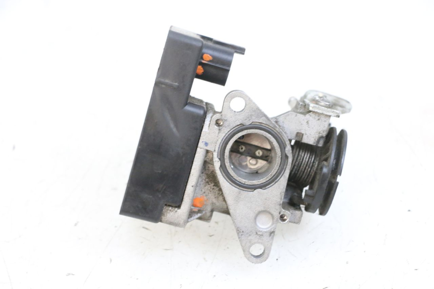 photo de INJECTION THROTTLE BODIES PEUGEOT SPEEDFIGHT 4 4T EFI 50 (2021 - 2025) - Surface and material condition