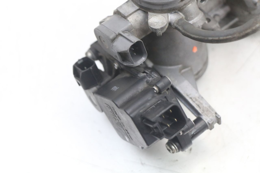 photo de INJECTION THROTTLE BODIES SUZUKI GSR 750 (2011 - 2017)