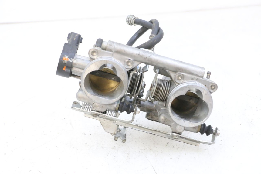 photo de INJECTION THROTTLE BODIES YAMAHA TDM ABS 900 (2002 - 2014) - Technical close-up