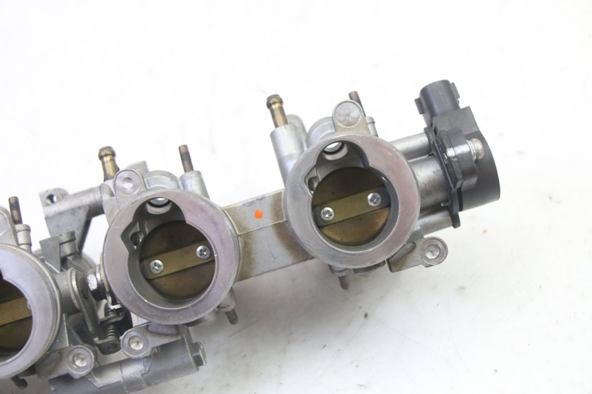 photo de INJECTION THROTTLE BODIES YAMAHA XJ6 ABS 600 (2008 - 2016)