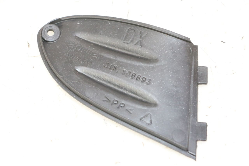 photo de RIGHT INNER FRONT FAIRING APRILIA SR R 2T LC 50 (2018 - 2021)