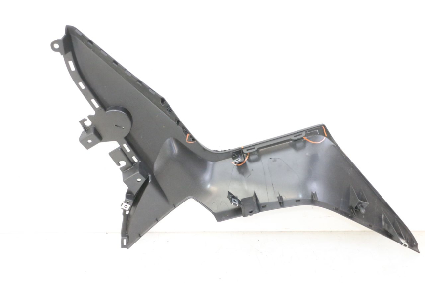 photo de RIGHT INNER FRONT FAIRING YAMAHA XMAX X-MAX 125 (2021 - 2025)