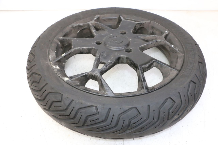 photo de REAR RIM AND TIRE QUADRO 4 4D 350 (2015 - 2018)