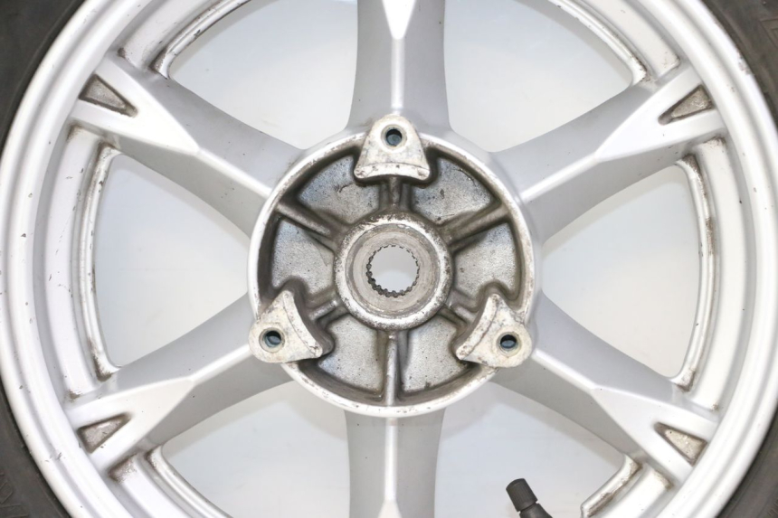 photo de REAR RIM AND TIRE SUZUKI BURGMAN 125 (2007 - 2014)