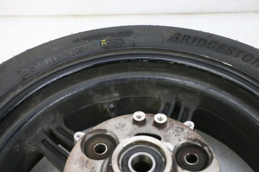 photo de REAR RIM AND TIRE SUZUKI BURGMAN 650 (2013 - 2020)