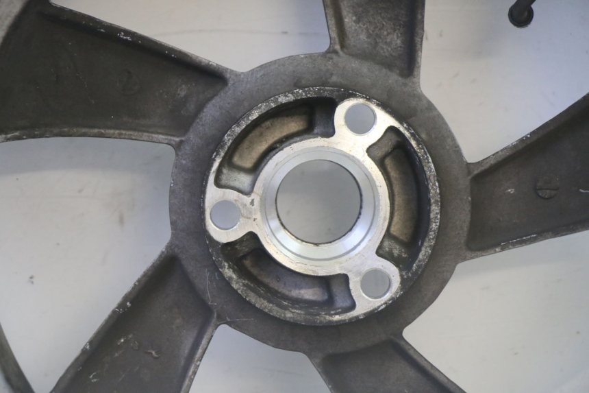 photo de REAR RIM AND TIRE PEUGEOT CITYSTAR 50 (2013 - 2017)