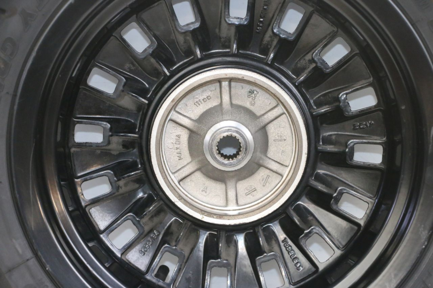 photo de REAR RIM AND TIRE PEUGEOT DJANGO 4T 50 (2014 - 2019) - High-resolution close-up