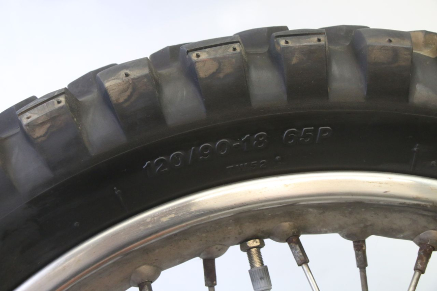 photo de REAR RIM AND TIRE APRILIA ETX 125 (1998 - 2002)