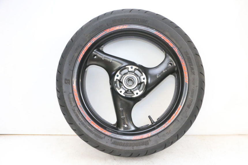 photo de REAR RIM AND TIRE SUZUKI GSF N BANDIT 600 (1996 - 1999) - Main view