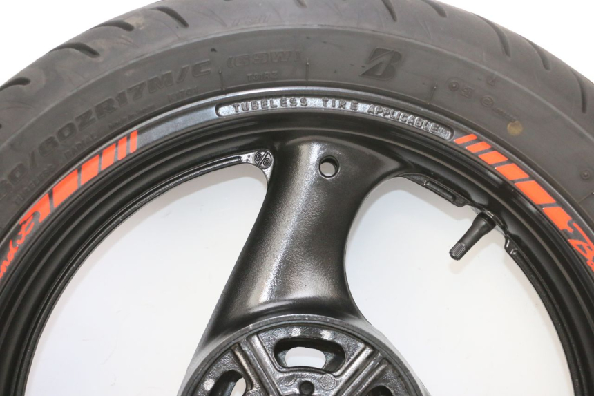 photo de REAR RIM AND TIRE SUZUKI GSF N BANDIT 600 (1996 - 1999) - Component zoom